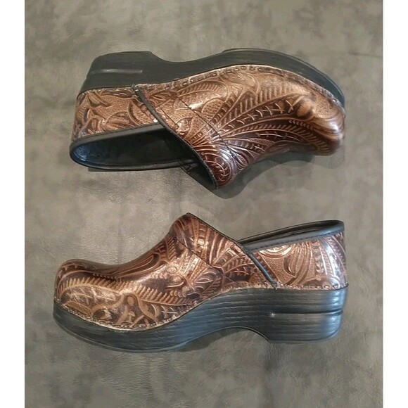 Dansko Brown Leather Clogs Sz 37 - Picture 1 of 12